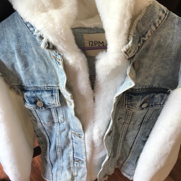 Jean Jacket Faux Fur Hood and Sleeves NEW! - Picture 2 of 15